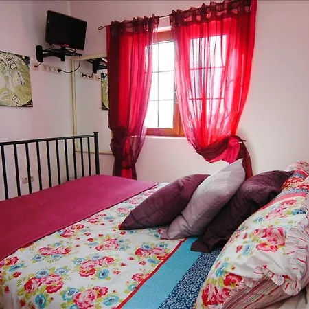 Bungalow Sleeps 4 * Nazaret